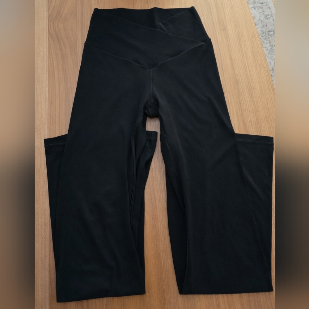 Aerie Crossover Flare Legging Size M Short